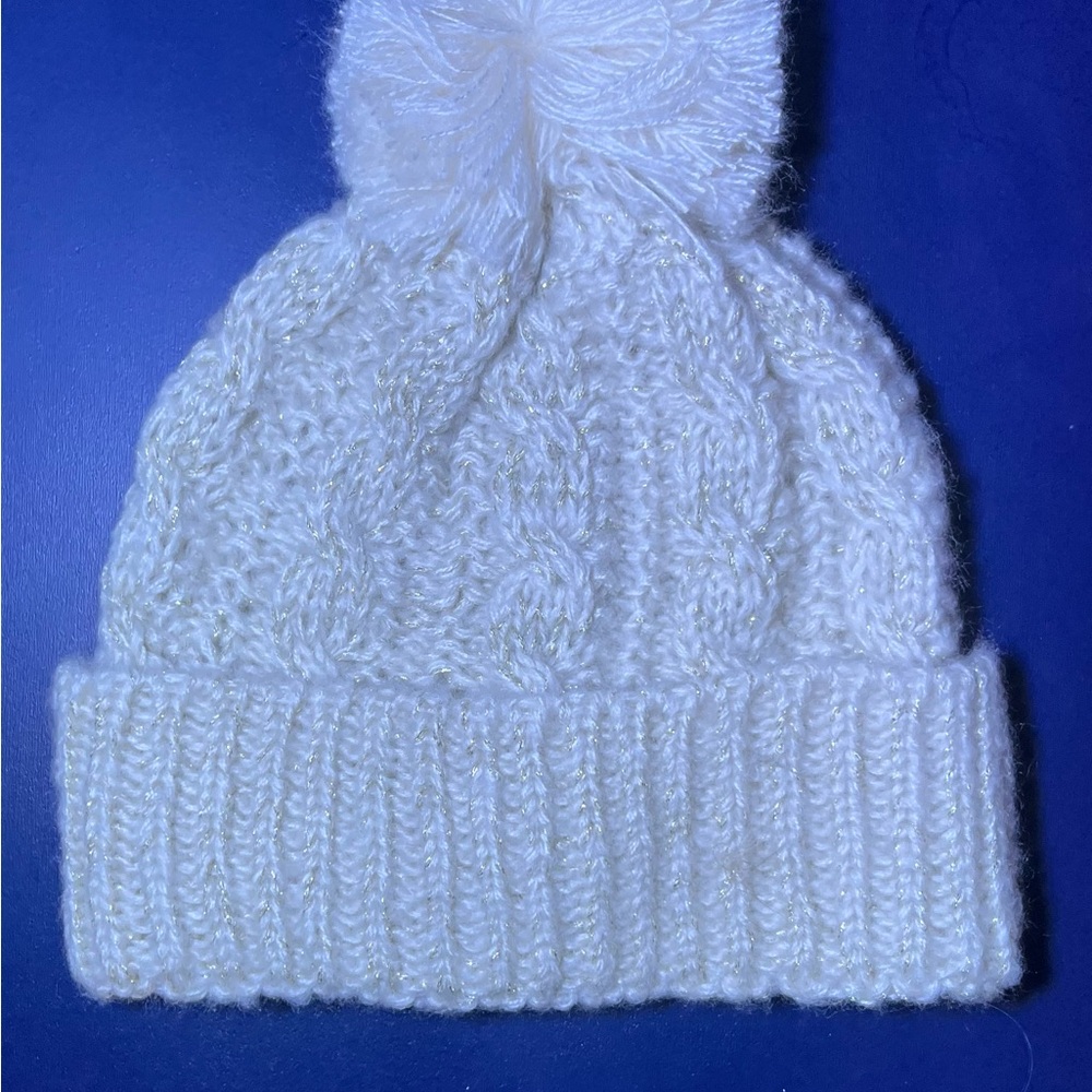 Vince Camuto White Knit Beanie And Scarf
